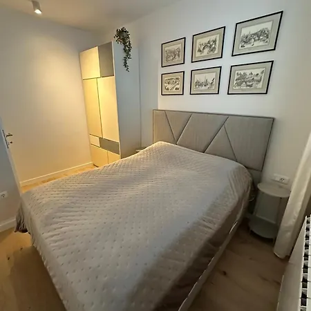 Alpha アパート *